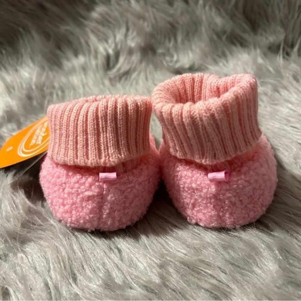 Wonder Nation Slippers‎ Baby Girl’s Size 5 Pink Fuzzy Rainbow Bootie Shoes